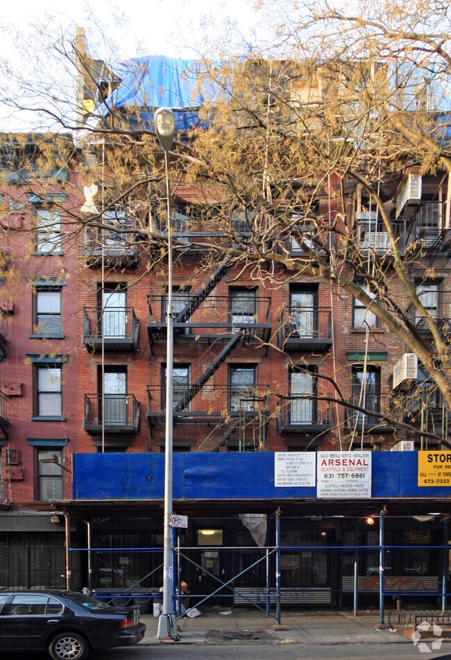 Building Photo - 516 E 6th St