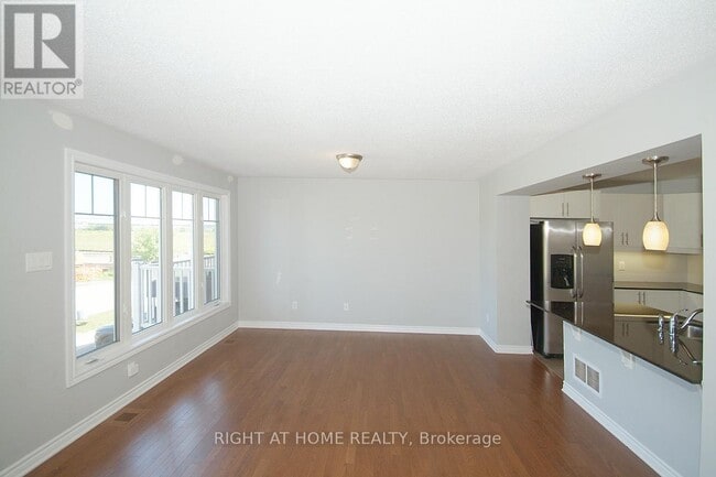 Building Photo - 193 Par-La-Ville Cir