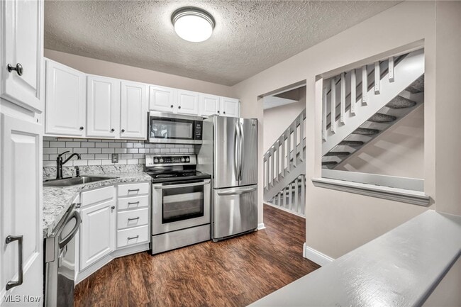 Building Photo - 1356 Meadow Run
