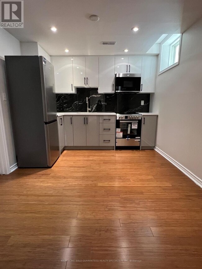 Building Photo - 74 Bulmer Crescent