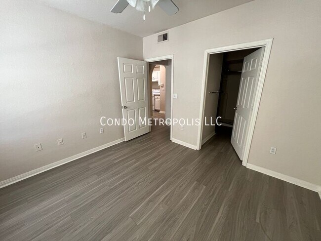 Foto del edificio - 1/1 Downtown Condo - Reduced Price!