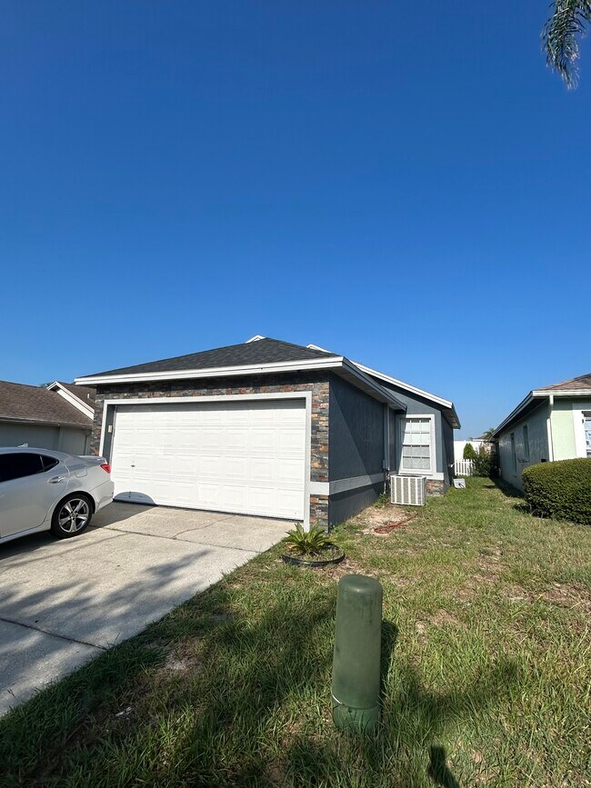 Building Photo - 622 Crystals Blvd