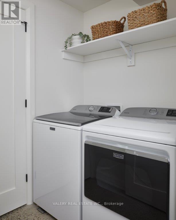 Building Photo - 31 Roslin Ave