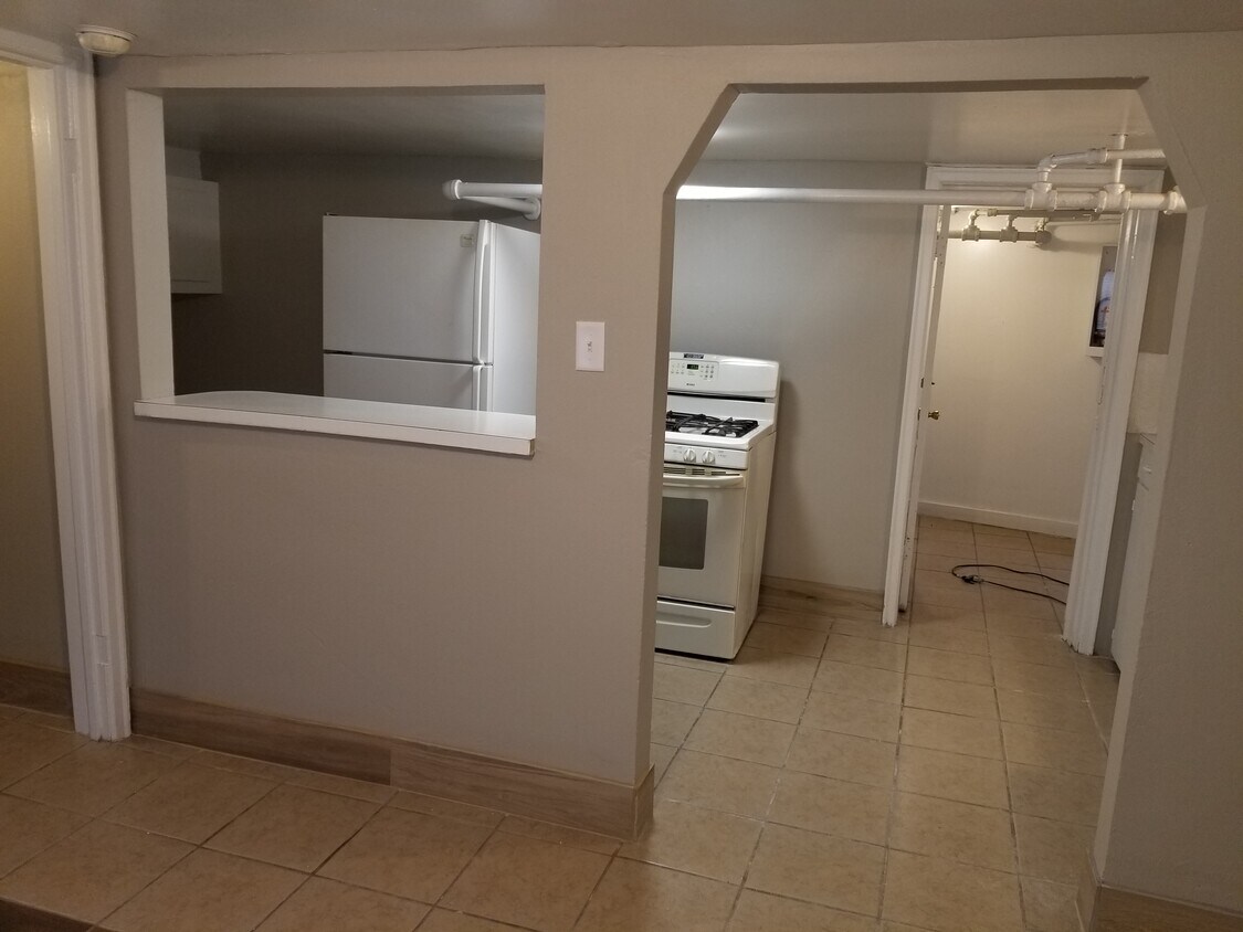 Primary Photo - 1047 S 32nd St