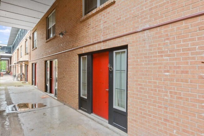 Building Photo - 1201 Tinnin Ford Rd
