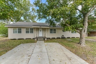 Building Photo - 1030 Perkins Dr