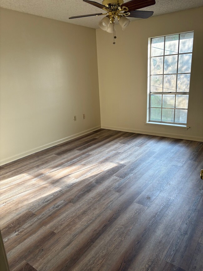 Building Photo - 5431 Nicholson Dr