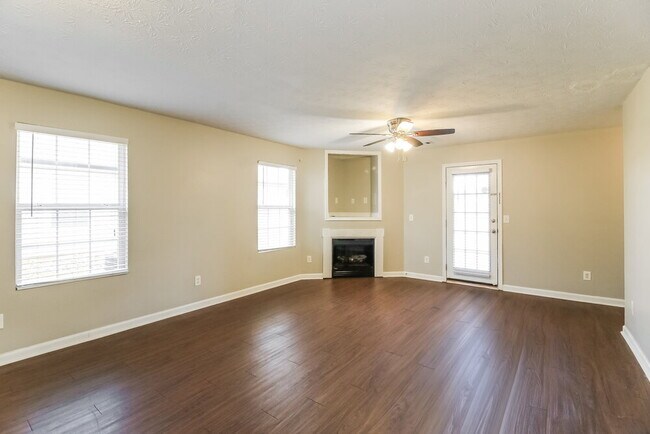 Foto del edificio - 465 Cathedral Dr