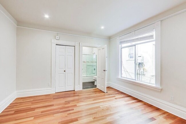Building Photo - 169 Fair Oaks St