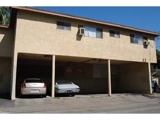 Building Photo - 8252 Hazeltine Ave