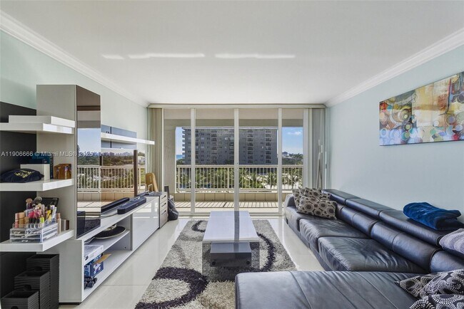 Foto del edificio - 9341 Collins Ave