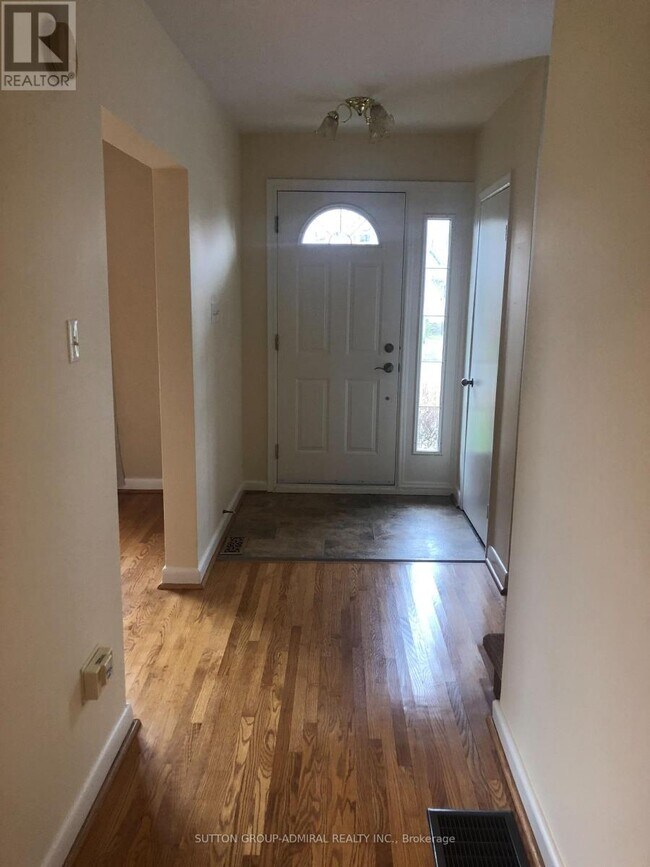 Photo du bâtiment - 256 Mcconvey Dr