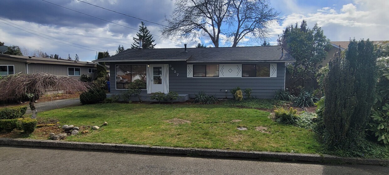 Foto principal - 3627 NE 10th Ln