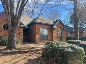 Building Photo - 3642 Foxboro Ln