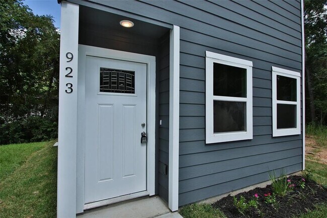 Foto del edificio - 923 Timberglen Ct