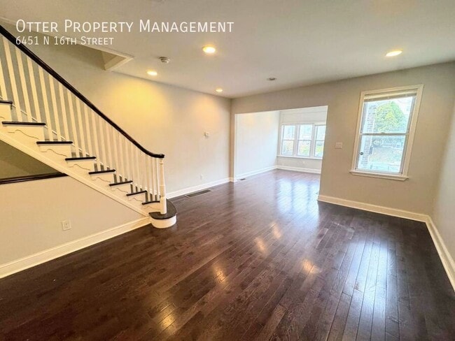 Foto del edificio - 6451 N 16th St