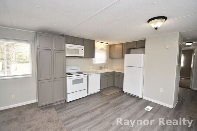 Foto del edificio - 2011 Hidden Valley Dr