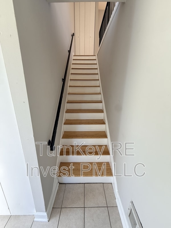 Building Photo - 722 Whitesail Dr
