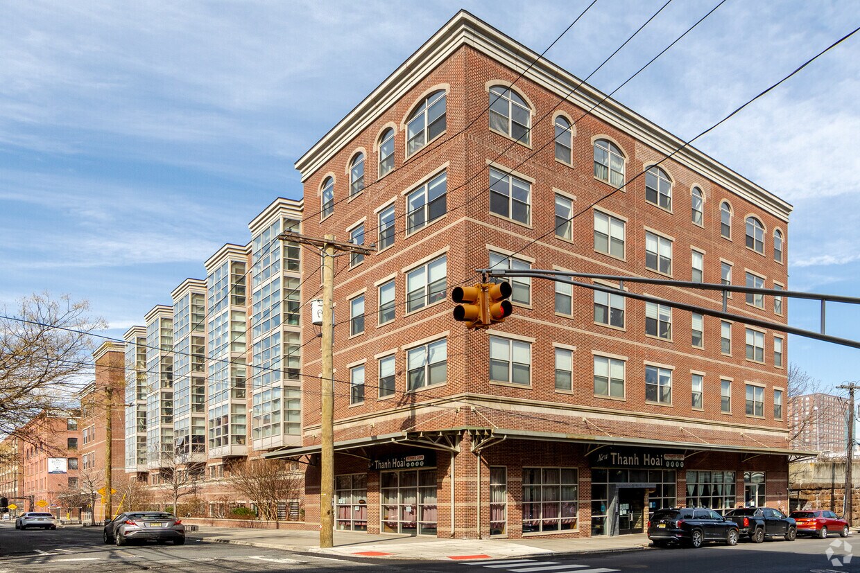 Schroeder Lofts Apartments 234 10th St Jersey City, NJ