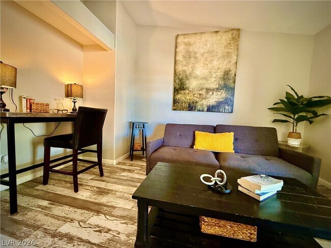 Building Photo - 2033 Riderwood Ave