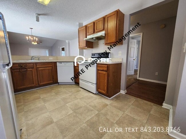 Building Photo - 7358 Suncatcher Dr