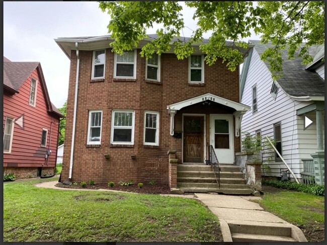 Building Photo - 1511 8th ave