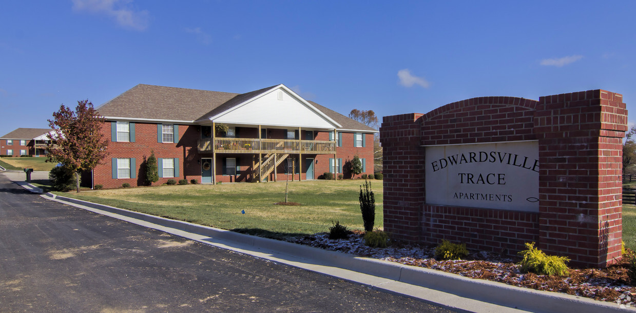 Foto principal - Edwardsville Trace Apartments