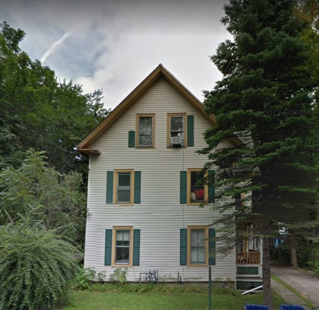 161 High St Unit 1 Windham Ct 06226 Apartment For Rent In Primary Photo 161 High St