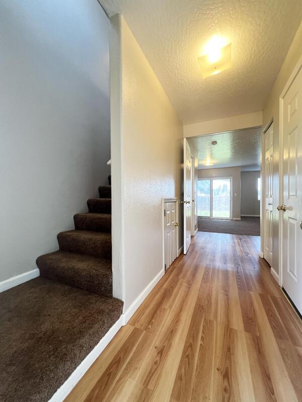 Foto del edificio - 782 N Cloverleaf Loop