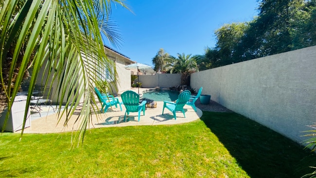 Foto del edificio - 3485 E Turnberry Dr