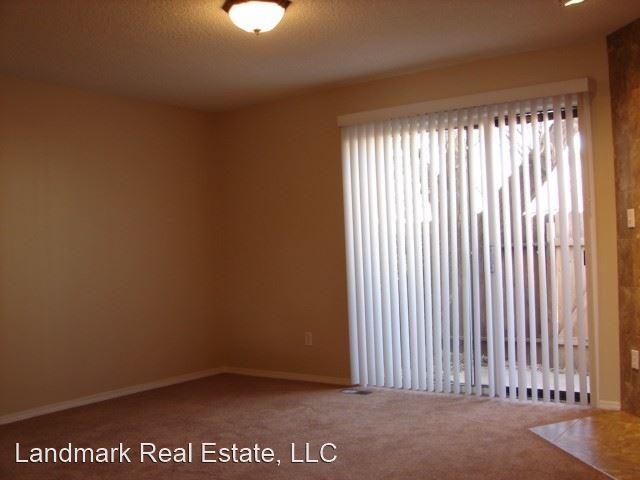 Building Photo - 2428 Lexington Village Ln