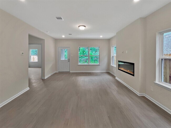 Foto del edificio - 4311 Wind Swell Ln