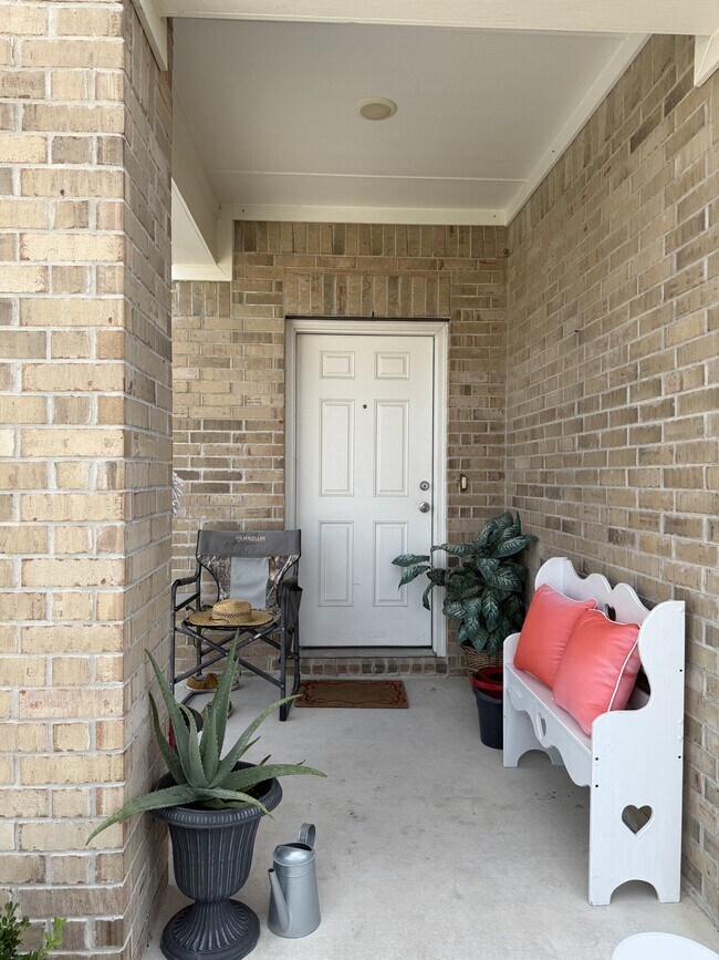 Foto del edificio - 5677 Ladytown Ln