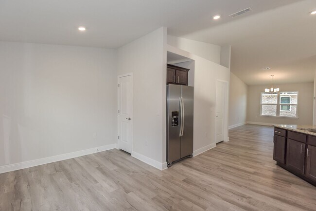 Foto del edificio - 4 Bedroom/2 Bath