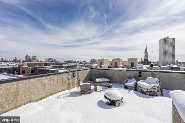 Building Photo - 1012 S Randolph St