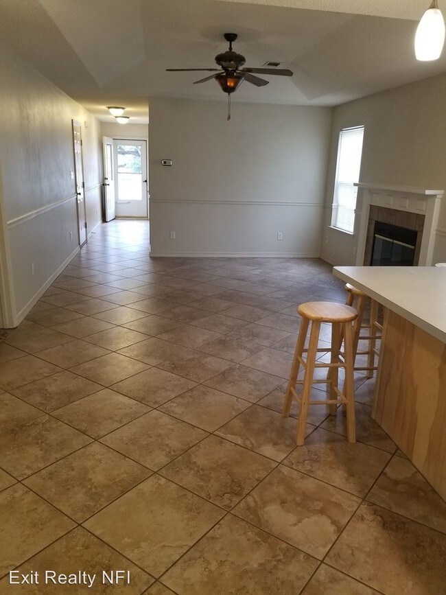 Building Photo - 3 br, 2 bath House - 2982 Meredith Dr