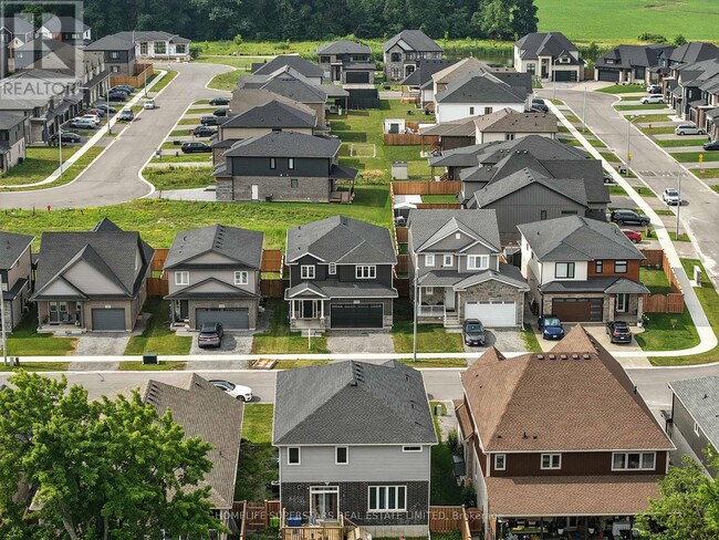 Building Photo - 7394 Sherrilee Cres