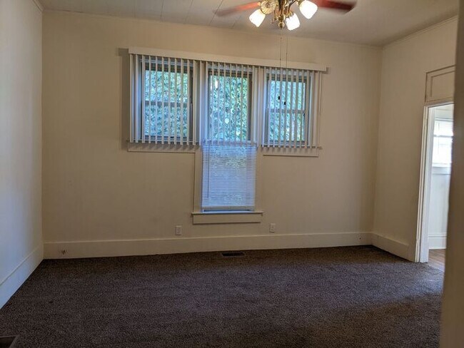 Foto del edificio - 2 Bedroom Home In The Collett Park Area