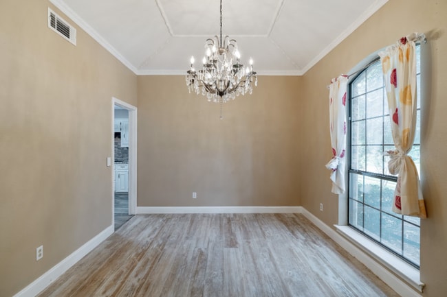 Building Photo - 1527 Estates Way