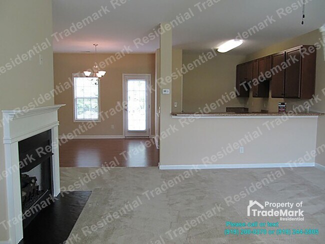Foto del edificio - Lovely 3 Bedroom Townhouse in Raleigh!!