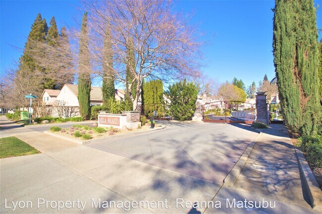 Foto del edificio - 3 br, 2 bath House - 8 Constantine Court