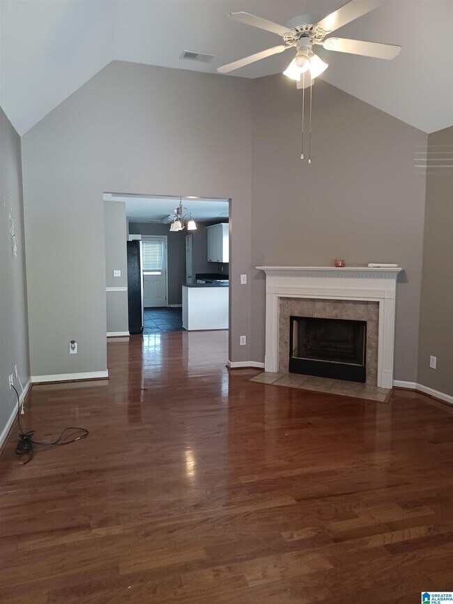 Foto del edificio - 4035 Forest Lakes Rd