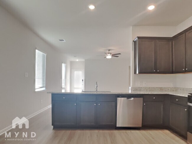 Foto del edificio - 15442 Maple Ter Dr