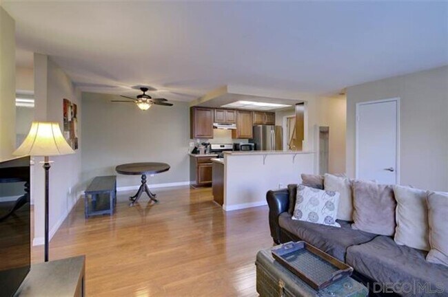 Foto del edificio - 552 Canyon Dr