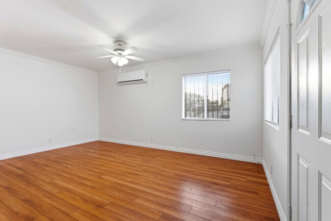 Foto del edificio - 7932 Brimfield Ave