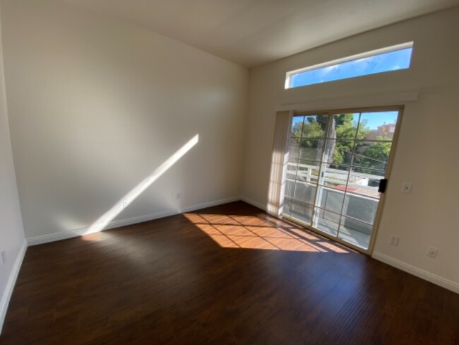 Foto del edificio - 4328 Whitsett Ave