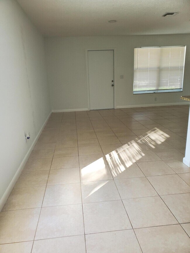 Foto del edificio - 4742 Hairland Dr