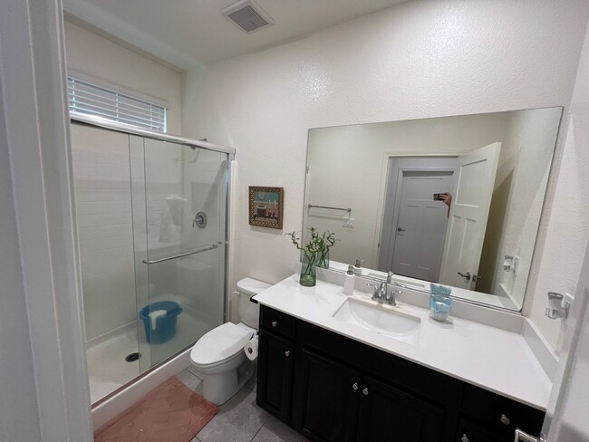 Building Photo - 4 Bedroom in Somerset Ranch Community!