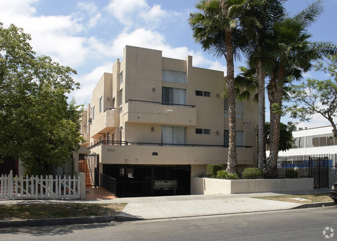 Primary Photo - 6040-6042 Barton Ave