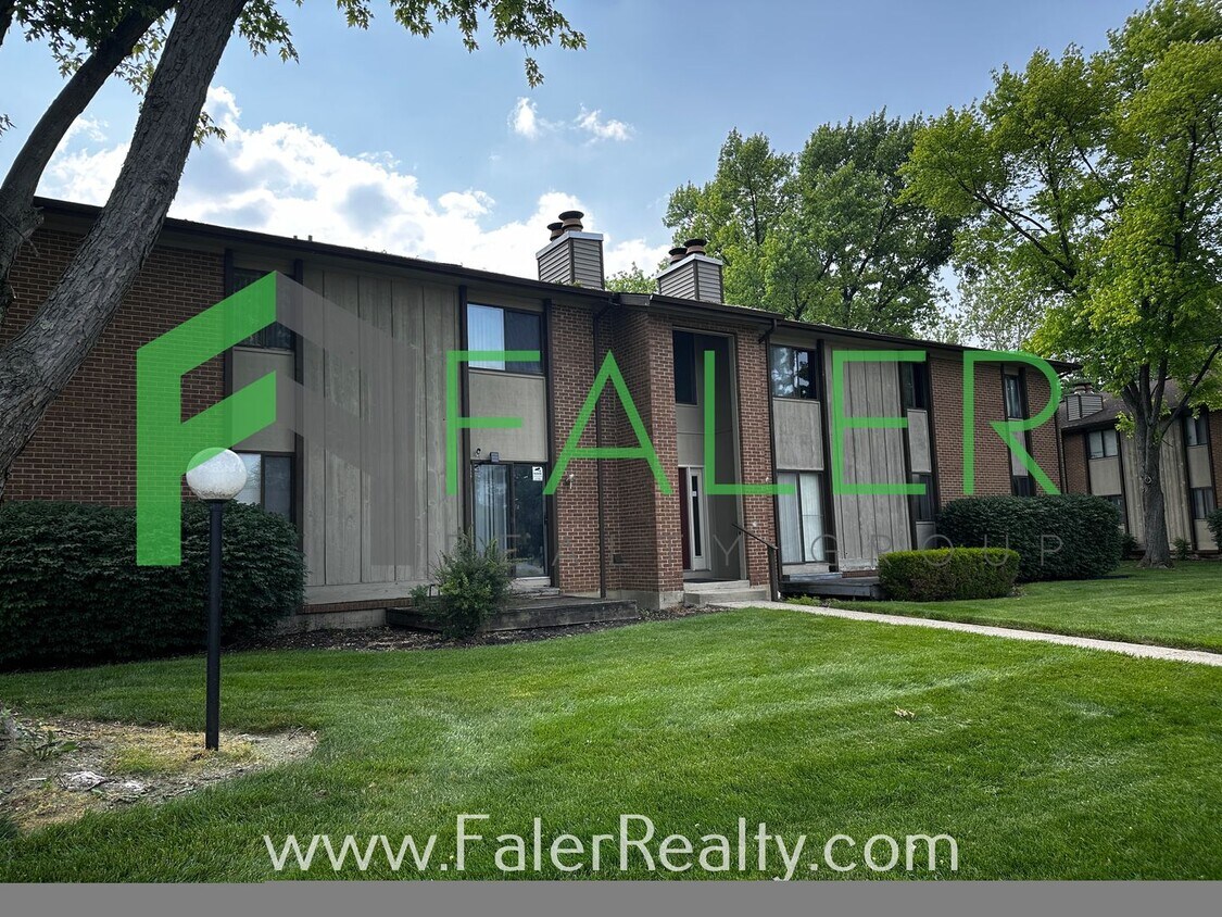 Foto principal - Update 2 bedroom condo - Move in ready!